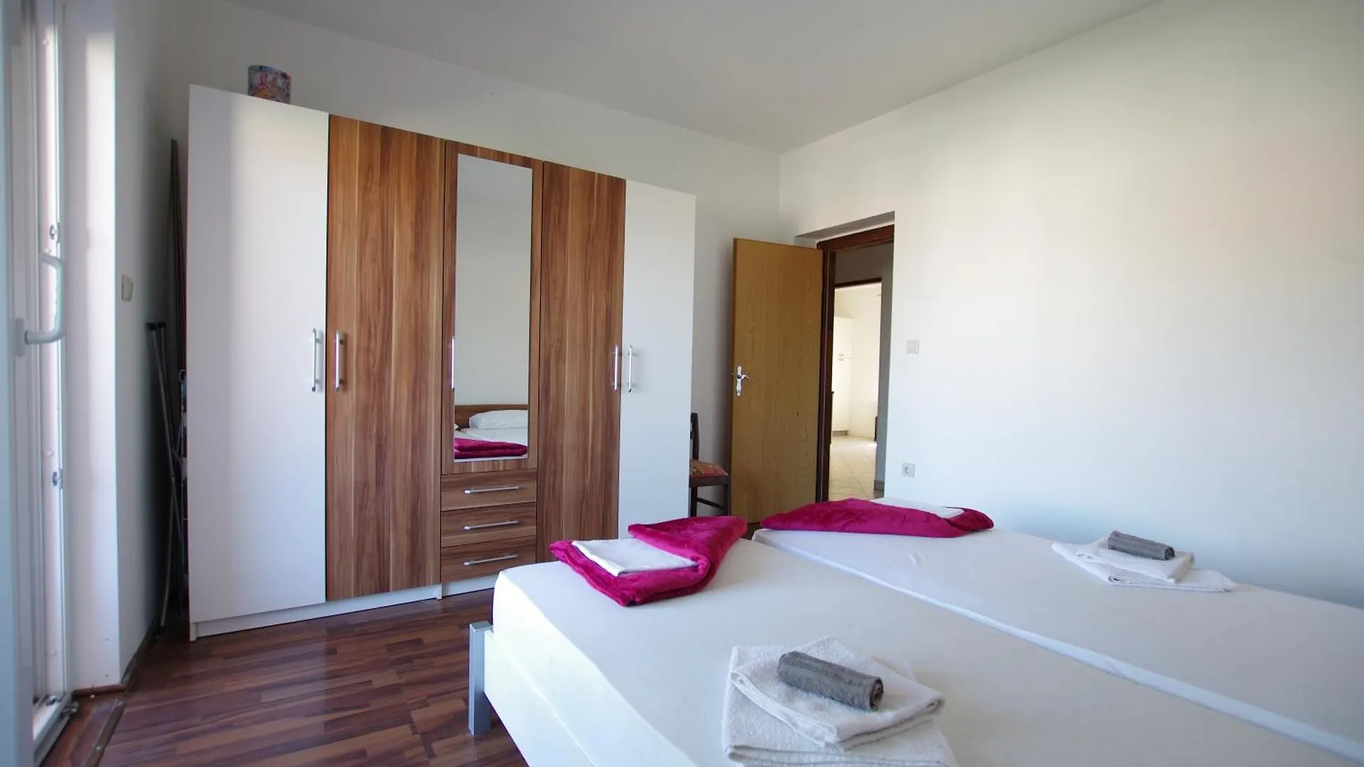 Apartmani Andre 1 Selce 0*,  Croatia